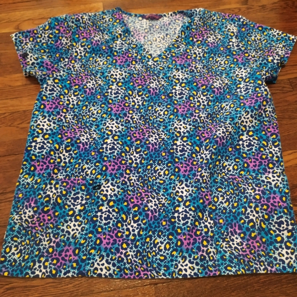 EUC Angelique brand scrub top animal print